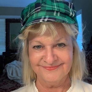 Meet your Posher, Debra